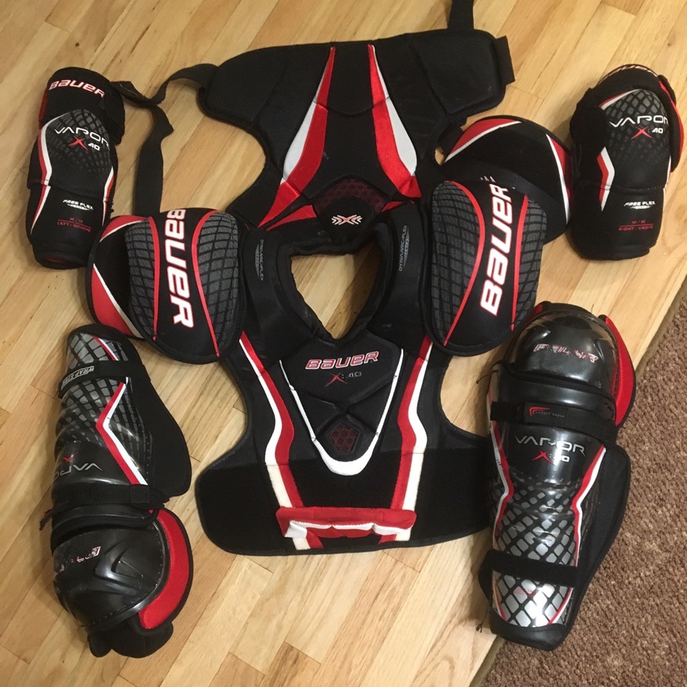 Bauer ice hockey equipment and bag